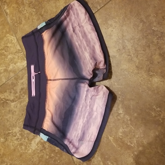 Lululemon groovy run beachscape shorts sz 4 rare - Picture 3 of 4